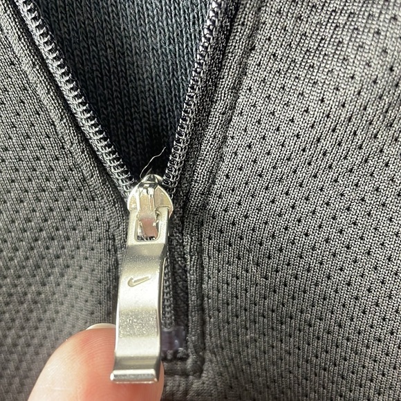 Nike Golf performance three-quarter zip performance top size large - Picture 10 of 14